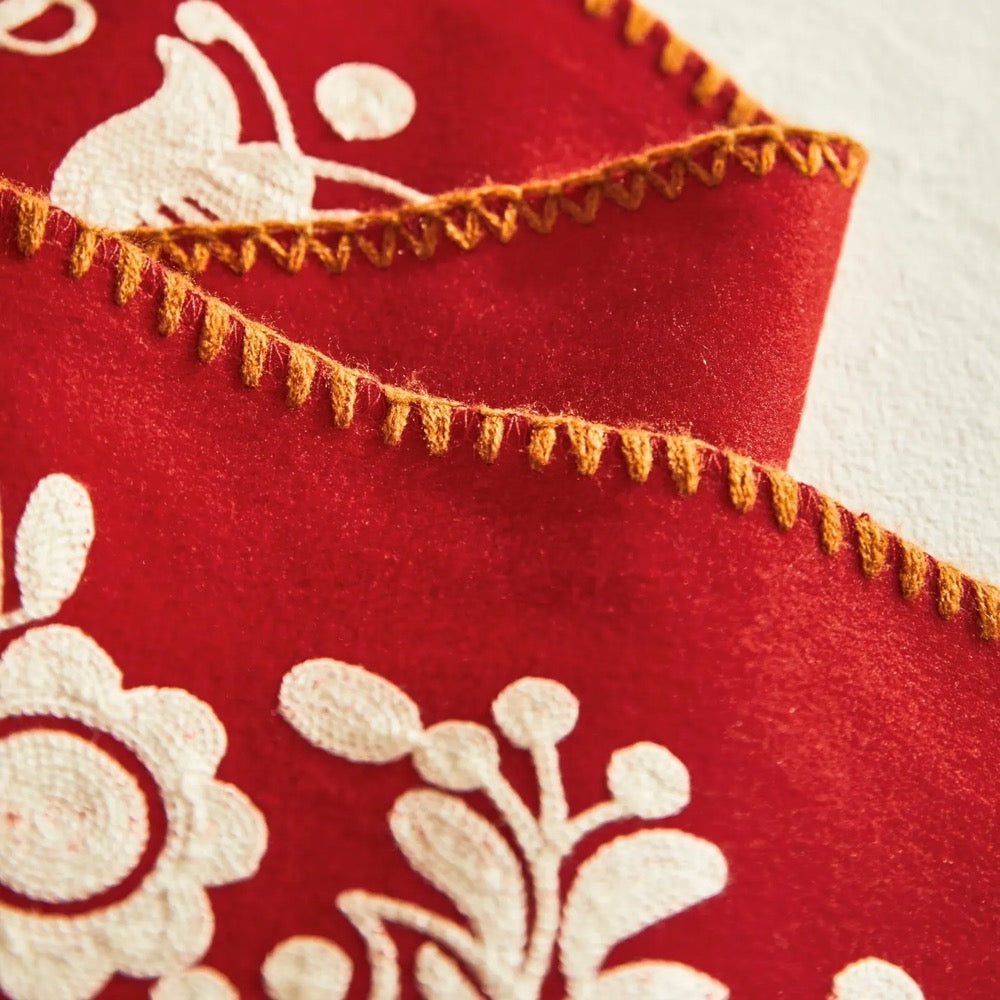Festive Red Floral Table Runner for Christmas Dining, Elegant Embroidered Tweed Holiday Home Decor